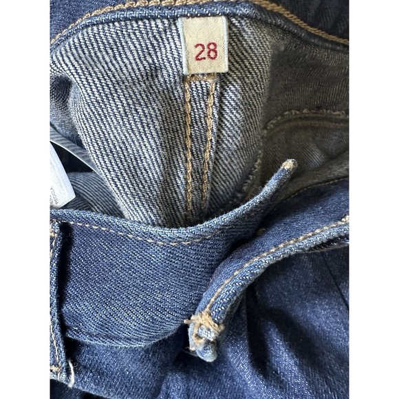 Levi's Women's High Rise Pleated Denim Shorts Size 28 Blue Jean Vintage Style - Picture 5 of 7